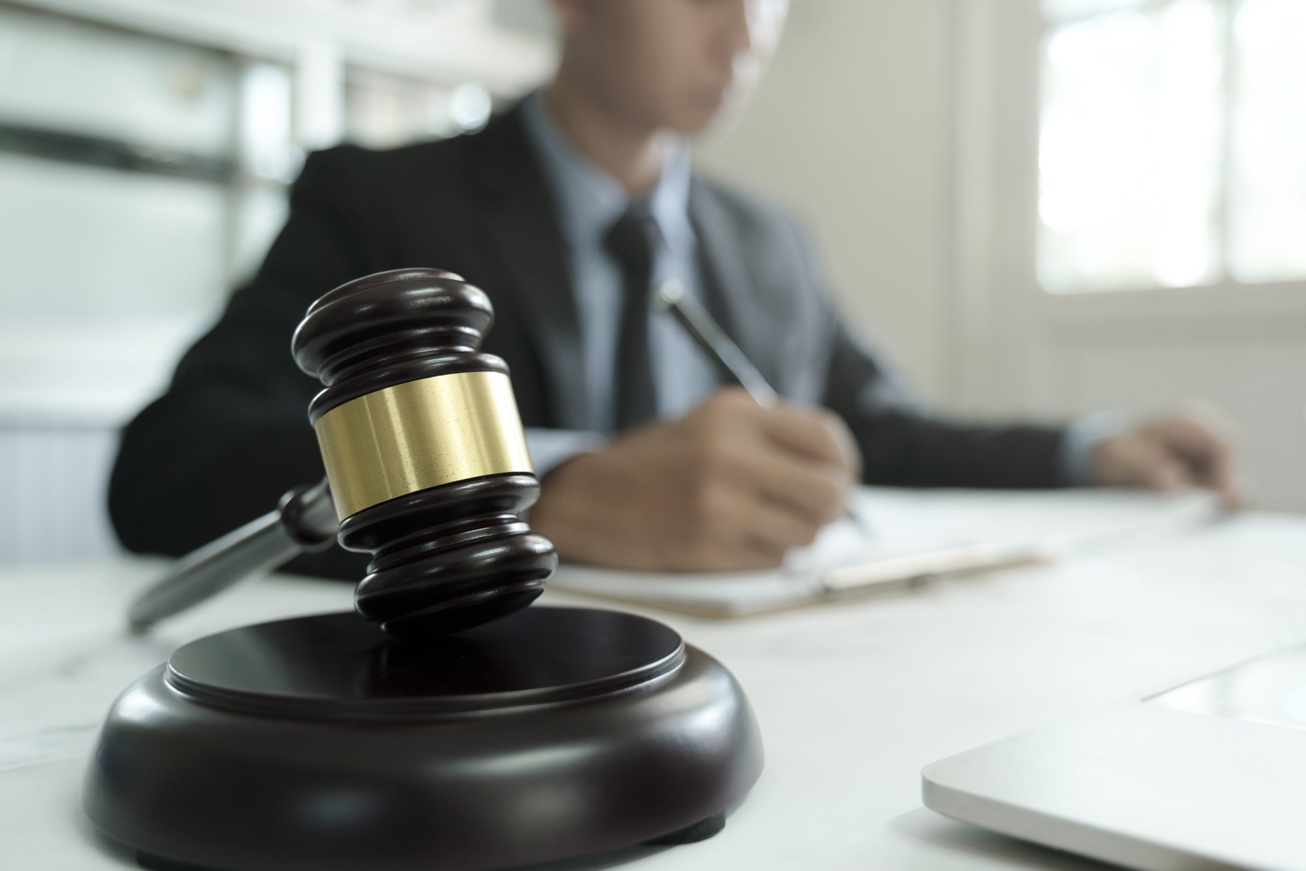 Досудебное урегулирование конфликта с потерпевшим адвокатом