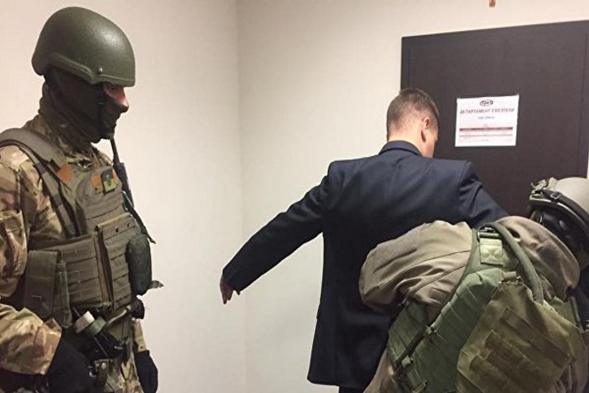 Адвокат во время обыска